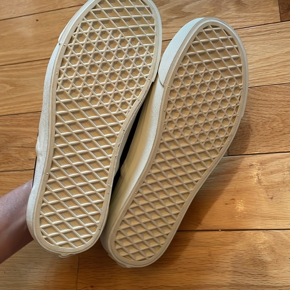 Vans / Aritzia Slip Ons - Picture 5 of 7